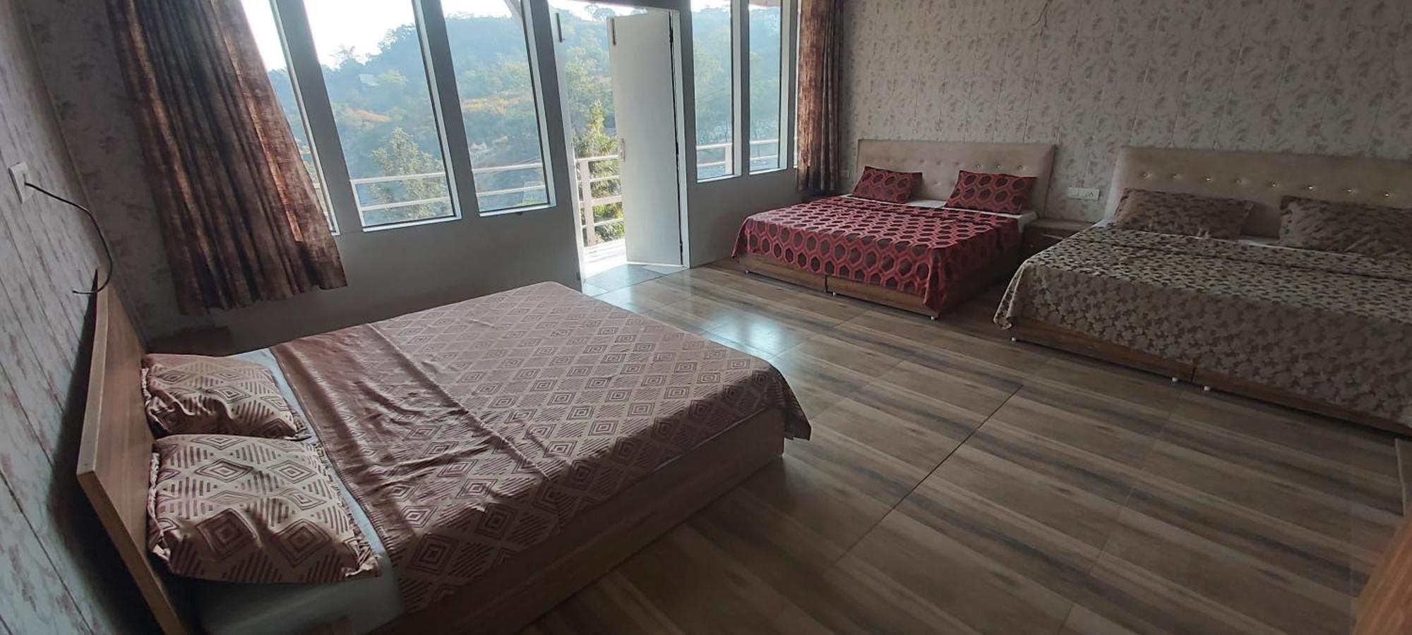 Valley Retreat Home Stay Dehradun Room photo
